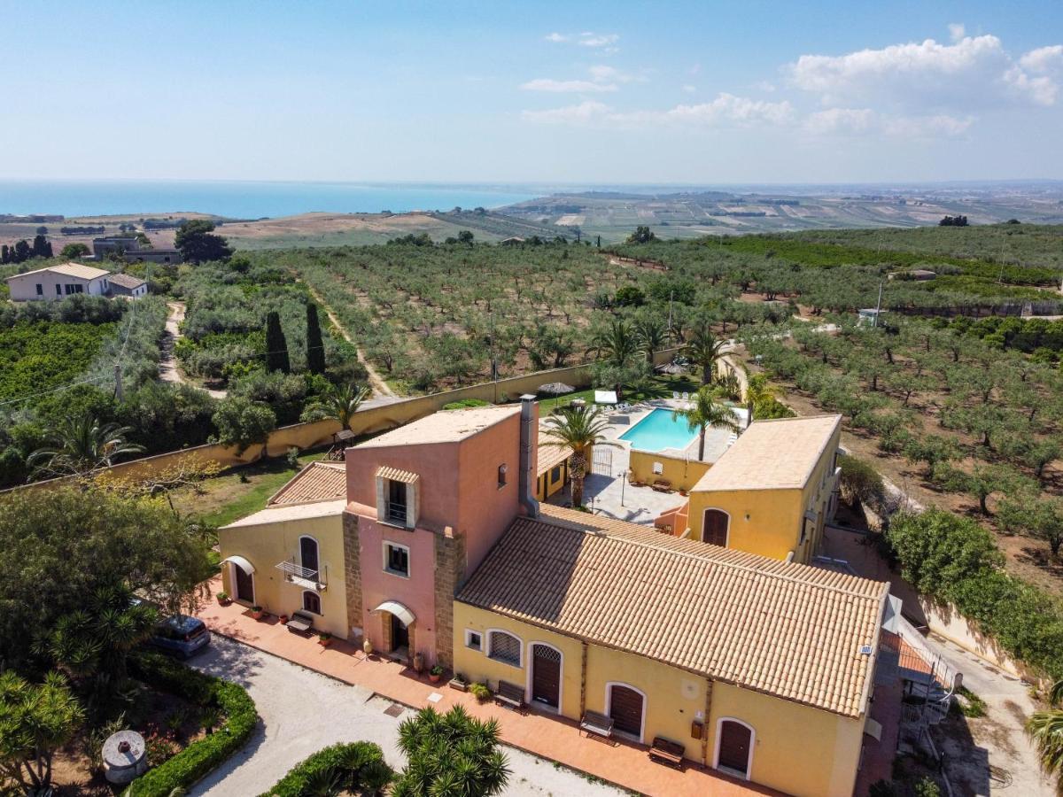 Country house Casa Vacanze Torre Tabia *