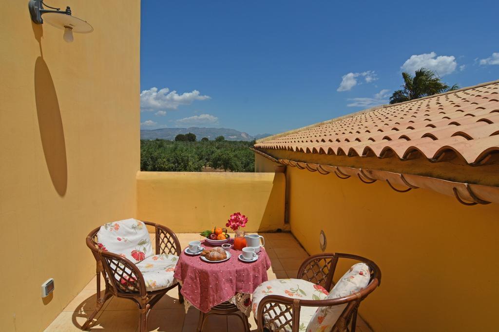 Casa Vacanze Torre Tabia Country house